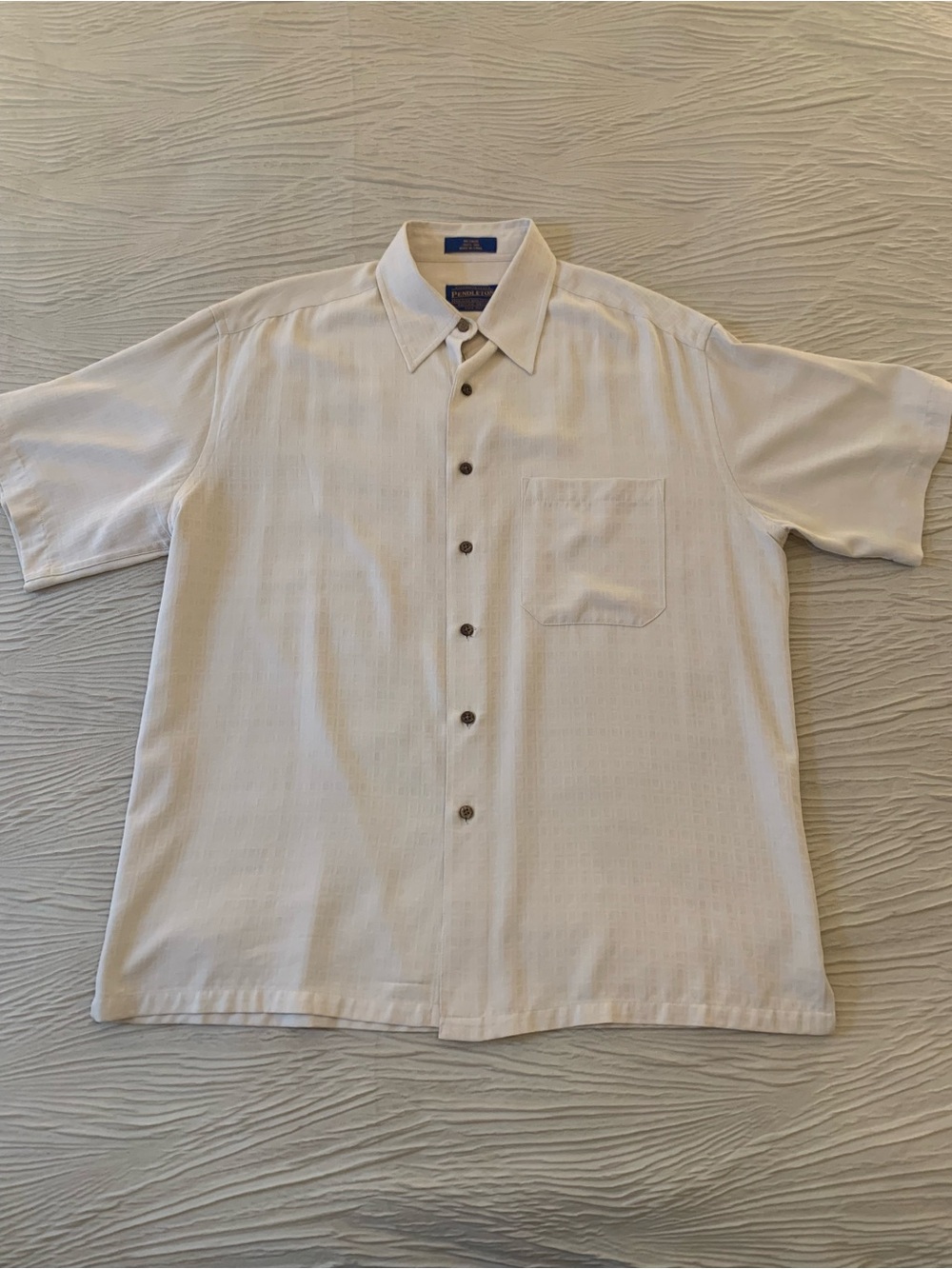 Pendleton Lightweight 100% Silk Cream Colored Button Down Short Sleeve Shirt